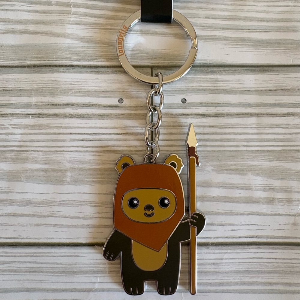 Ewok Enamel Keychain – Brown/Gold Cute Character Keyring